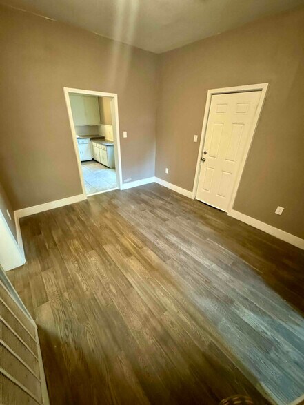 Building Photo - 120 W 18th St