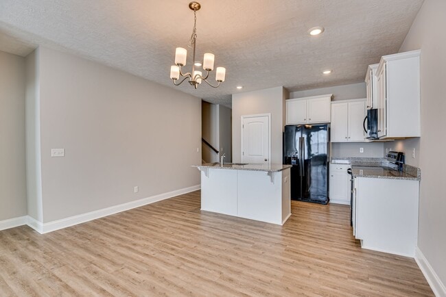 Building Photo - 2 Bed/ 2 Bath Townhome - 7 Minutes from Fort Gordon!