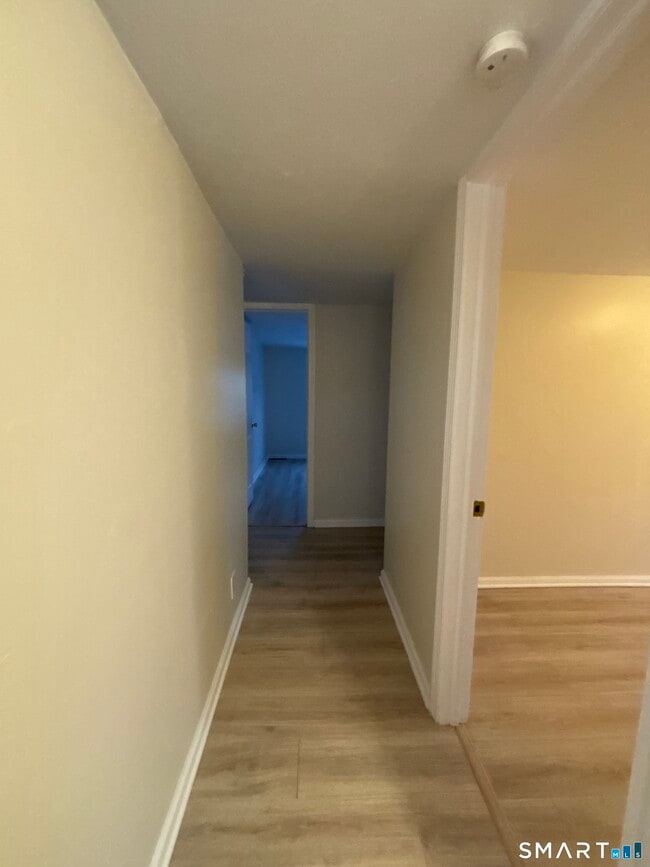 Building Photo - 456 N Main St