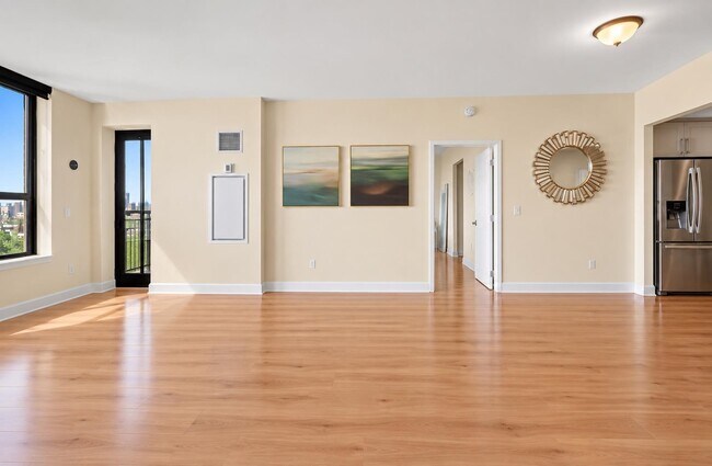 Building Photo - 1025 Maxwell Ln