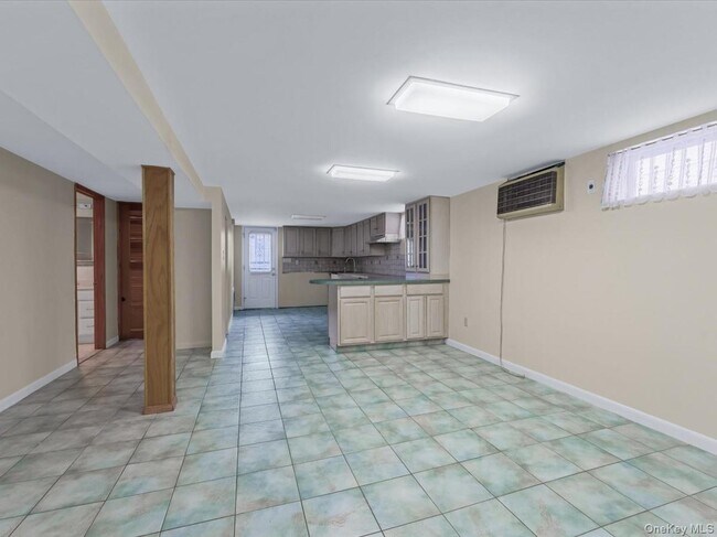 Building Photo - 58-52 208th St