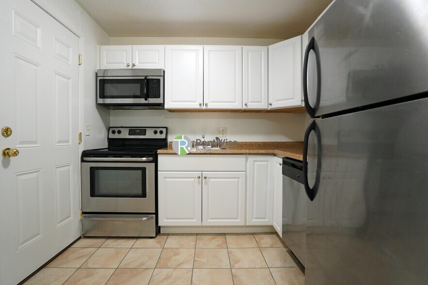 Building Photo - 11 Embassy Rd