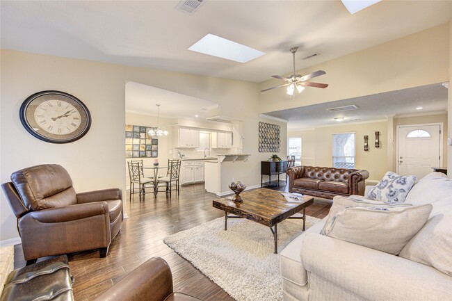 Building Photo - 12727 Westella Dr