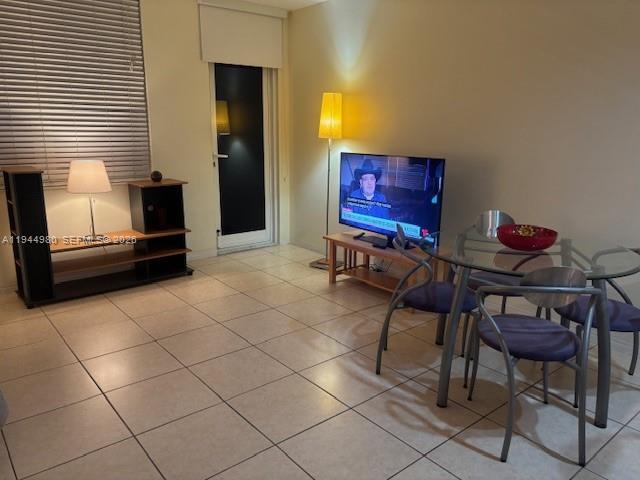 Building Photo - 100 Lincoln Rd