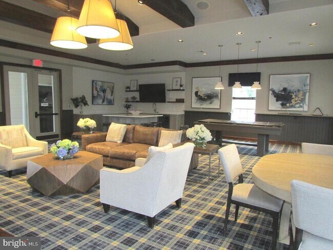 Building Photo - 12945 Centre Park Cir