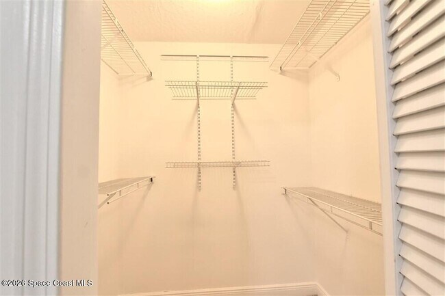 Building Photo - 7667 N Wickham Rd