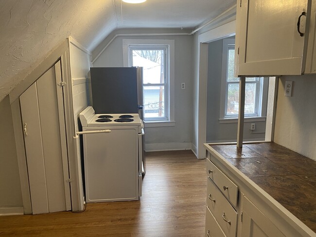 Building Photo - 4 Coral St