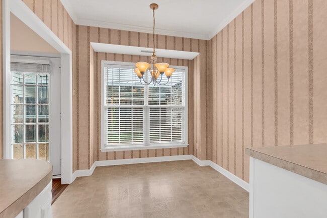 Building Photo - 7018 Sunrise Cir