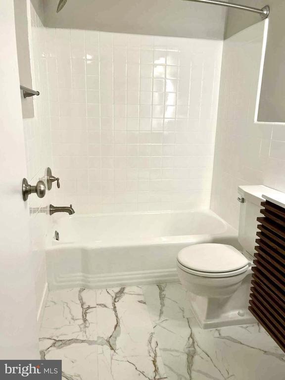 Building Photo - 4977 Battery Ln