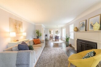 Building Photo - Lovely 3 Bedroom Home in Minneapolis