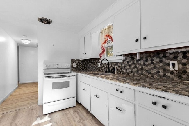 Building Photo - 96 Hill St