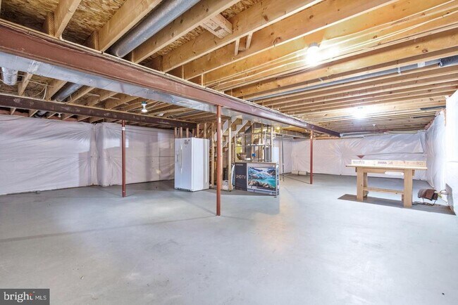 Building Photo - 19 Blue Spruce Cir