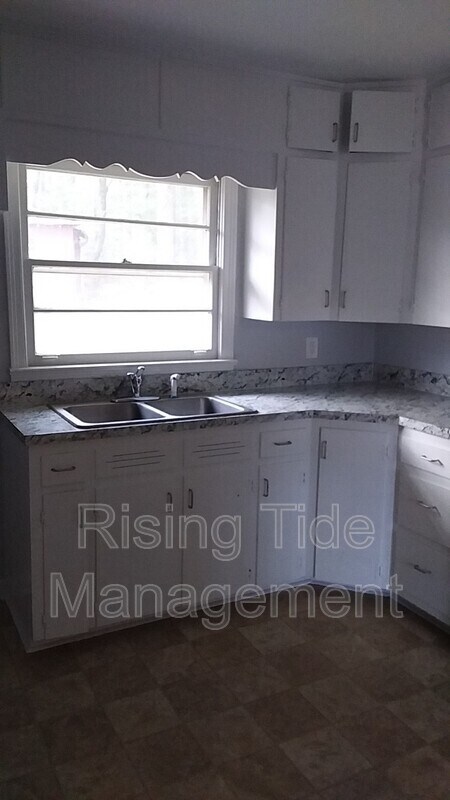 Building Photo - 18 Sunset Ln