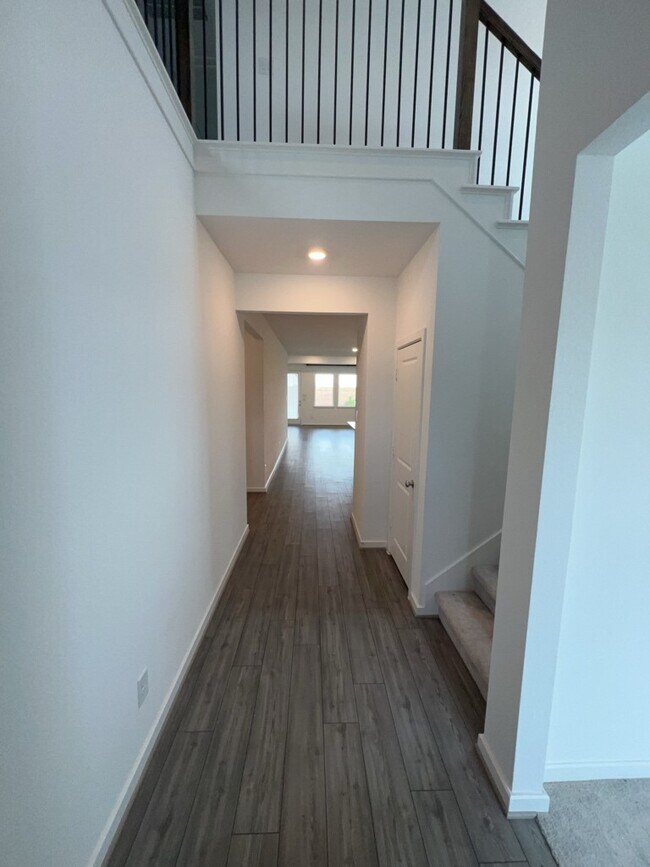 Building Photo - 9719 Lucky knot Ln