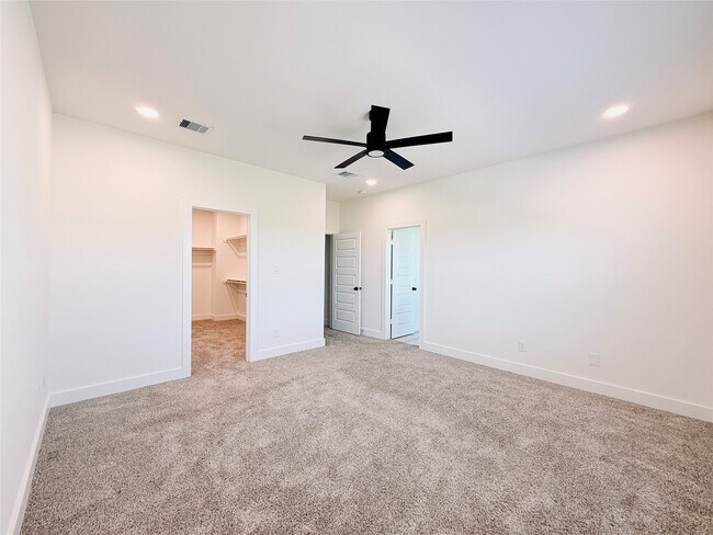 Building Photo - 16575 Oasis Glade Dr