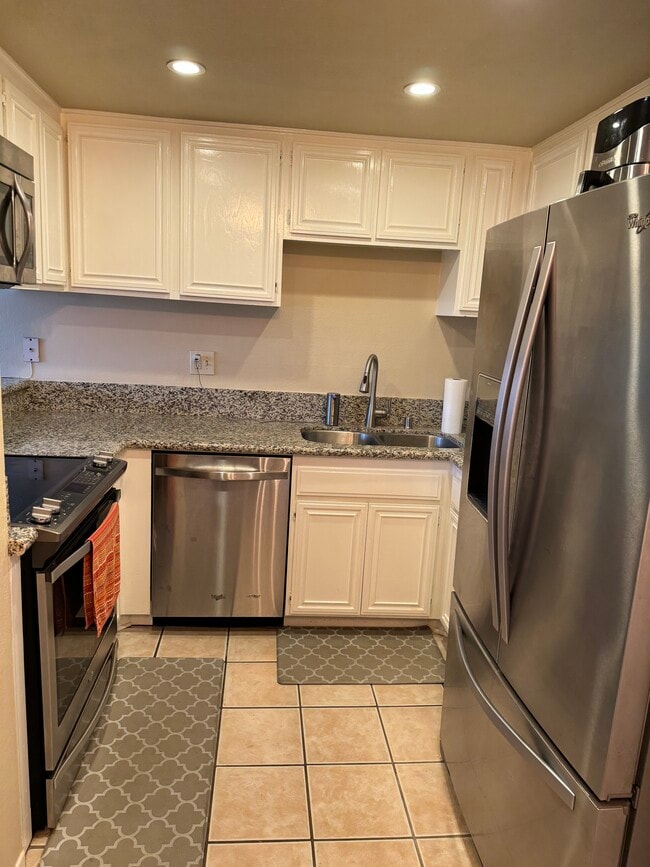 Building Photo - 3038 Associated Rd