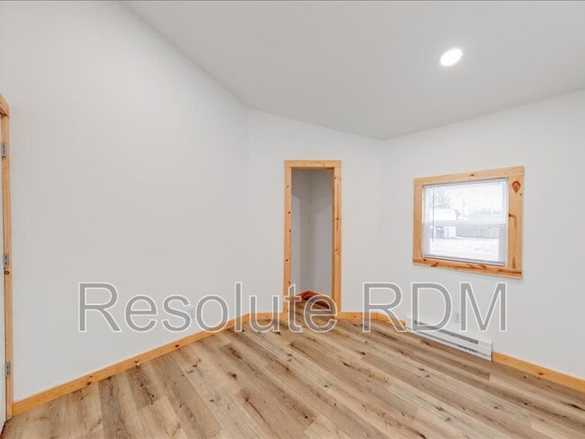 Building Photo - 1252 S Waugh St