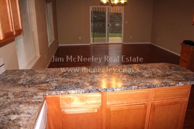Building Photo - 3 br, 2 bath House - 2236 SE Salal Loop