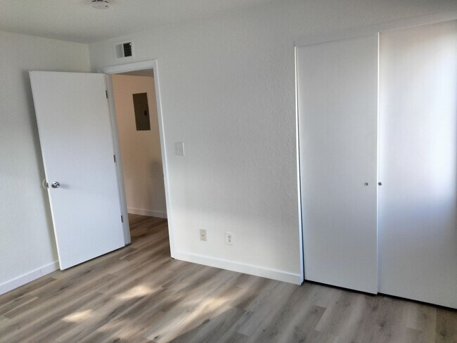 Building Photo - 141 S Zang Way