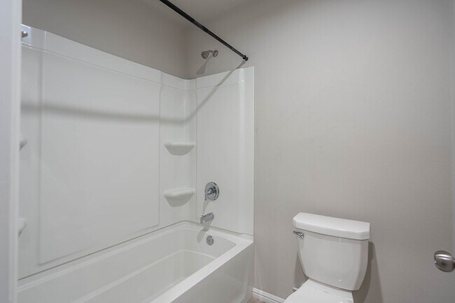 Building Photo - 7616 Silver Crk Ct