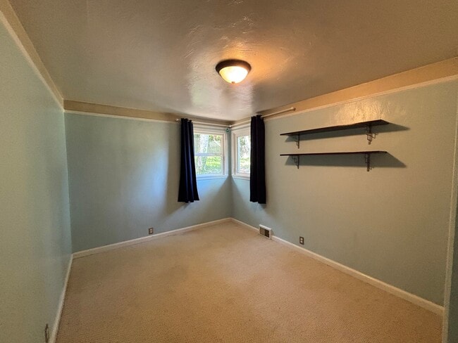 Building Photo - 3604 Madrona St