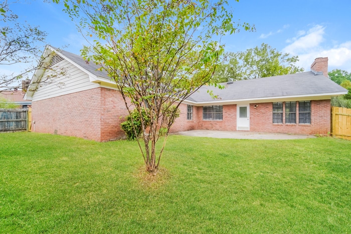 Building Photo - 209 Spanish Oak Dr