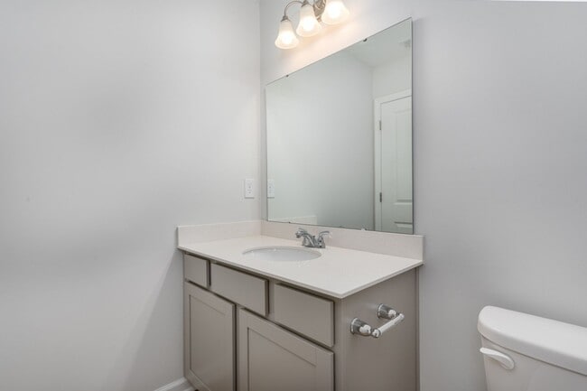 Building Photo - Modern 3-Bed, 2.5-Bath Townhome in Prime L...