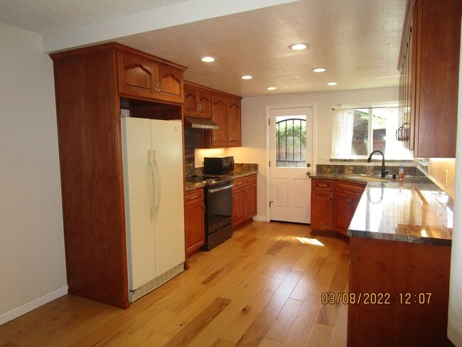 Building Photo - 2827 Owens St