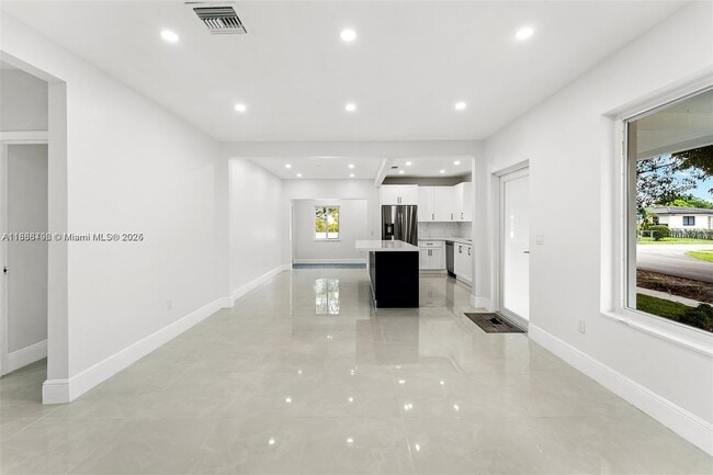 Building Photo - 555 SW 51st Ave