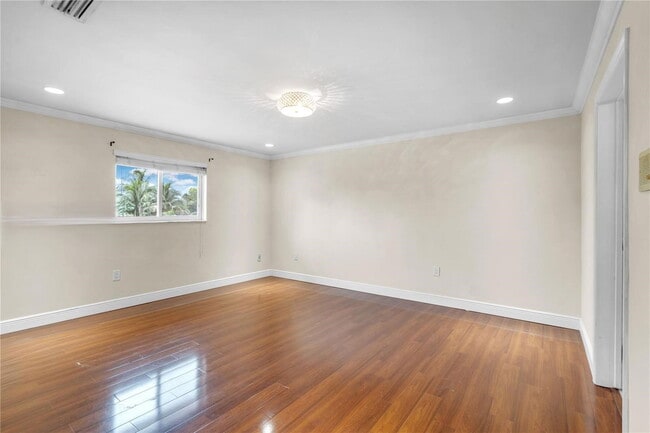 Building Photo - 1825 SW 125th Ct