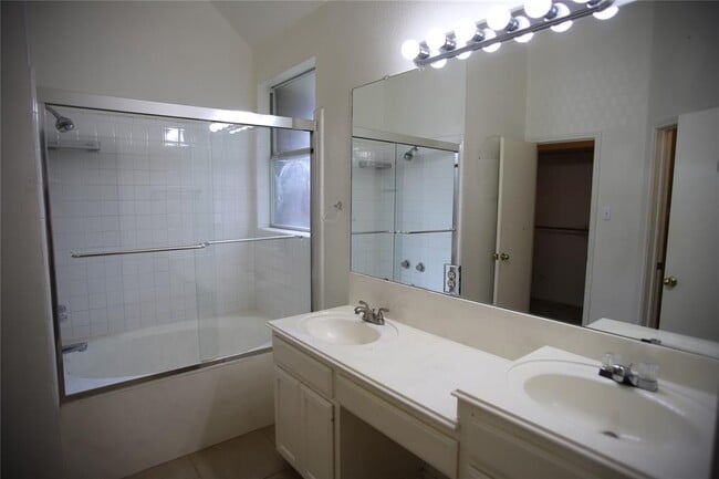 Building Photo - 403 N Blue Ridge Pkwy