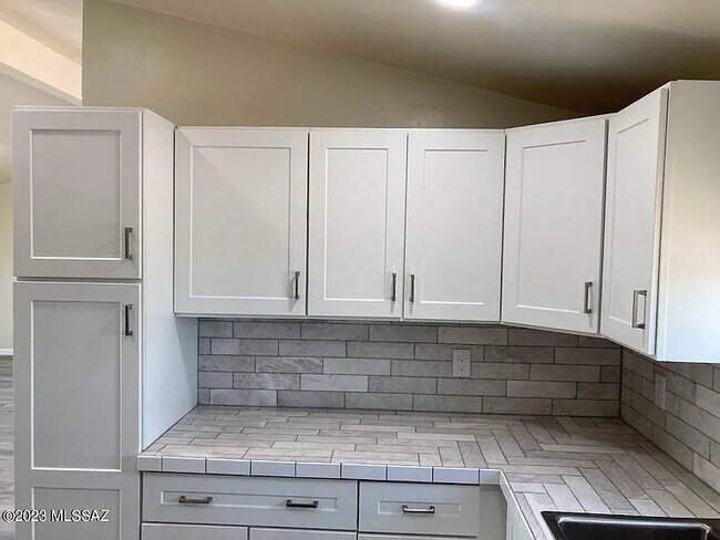 Building Photo - 3181 W Green Park Dr