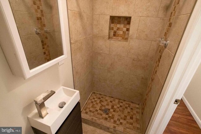 Building Photo - 2542 N Water St