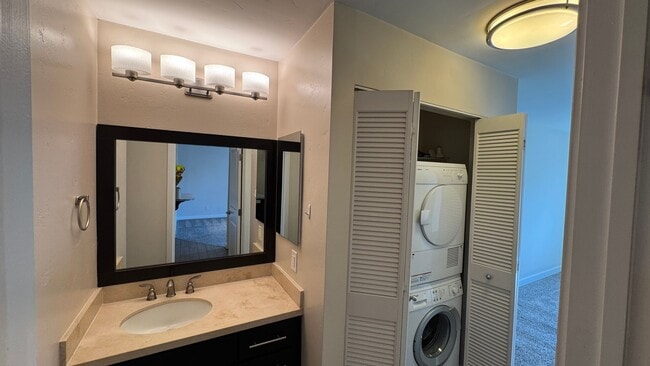 Building Photo - Largest 1-Bedroom Layout with In Unit Laundry