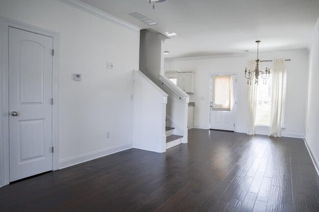 Building Photo - 446 Walker Cir