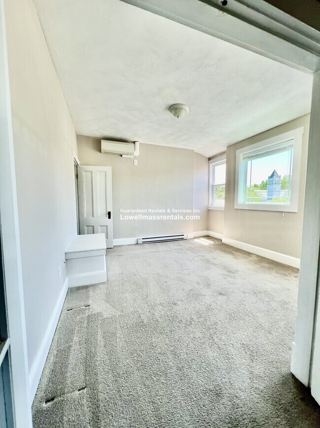 Building Photo - 8 Middlesex St