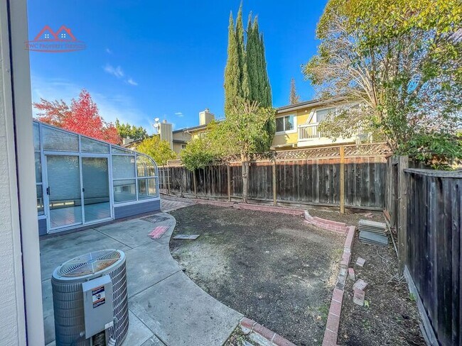 Building Photo - 931 Coventry Cir