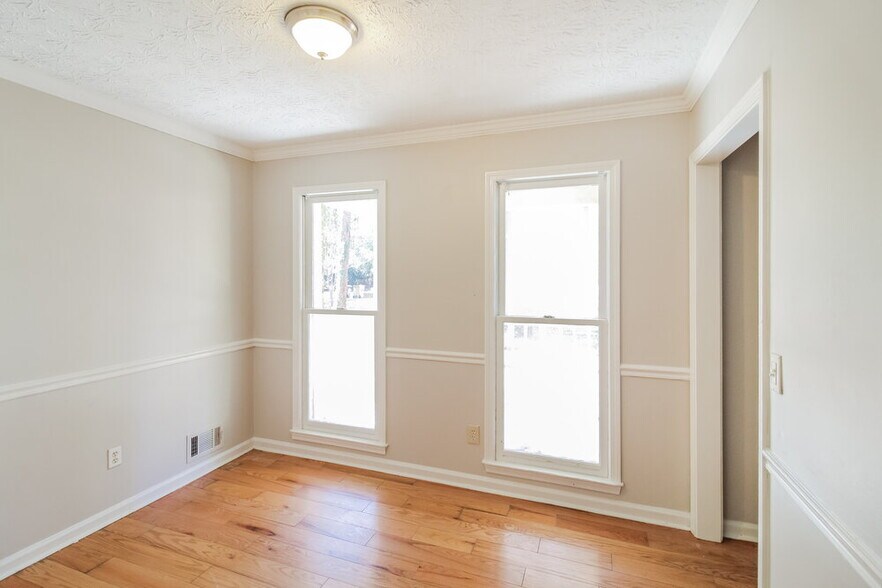 Building Photo - 2671 Ashley Cir