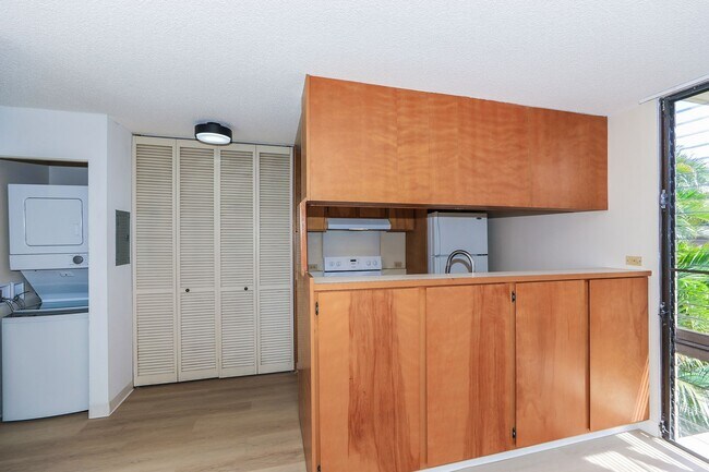 Building Photo - Piikoi Atrium - studio,1 bath with 1 covered parking stall