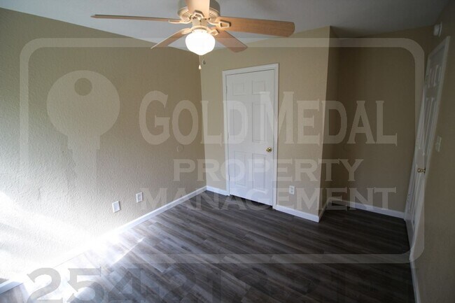 Building Photo - 3410 Cantabrian Dr