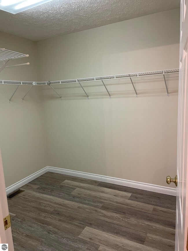 Building Photo - 2964 Emerald Bluffs