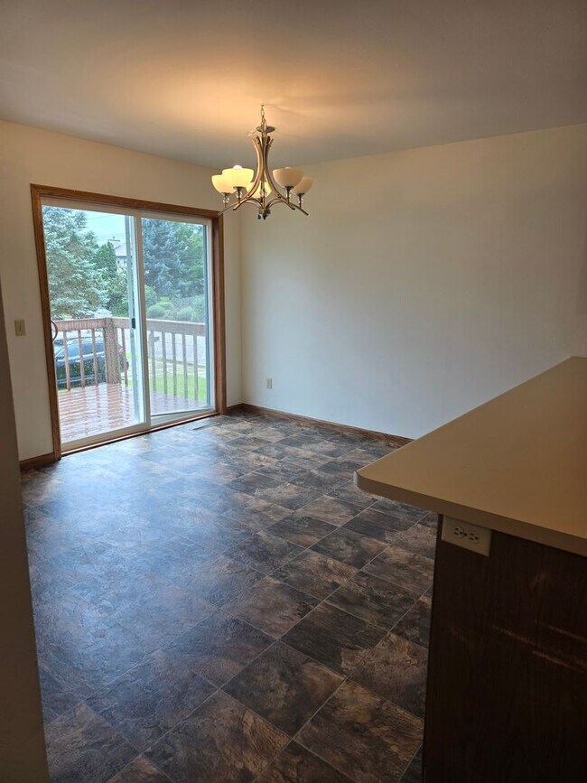 Building Photo - 1627-1629 Rustic Drive