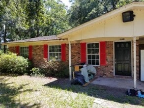 Building Photo - 3051 Horseshoe Dr W