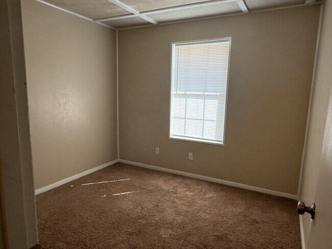 Building Photo - 4425 Conley Ave