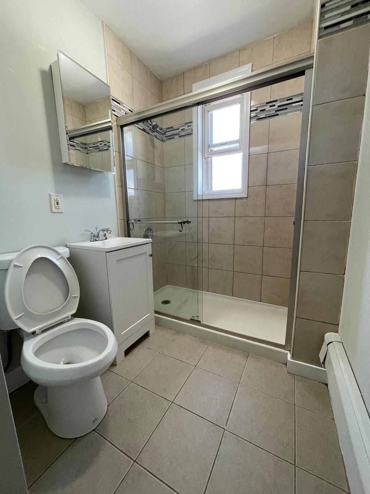 184 Garfield Ave 8 - 180 Garfield Ave