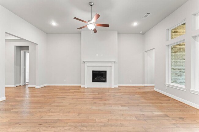 Building Photo - 40 Venetia Grove Dr