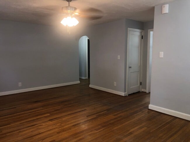 Building Photo - Updated Brick Ranch Conveniently Located