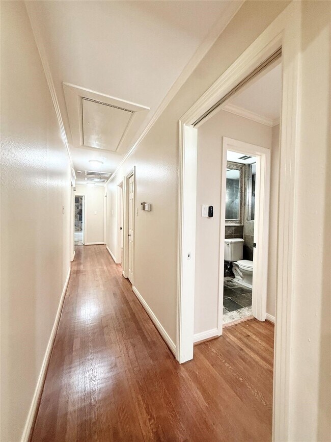 Building Photo - 5545 Pagewood Ln