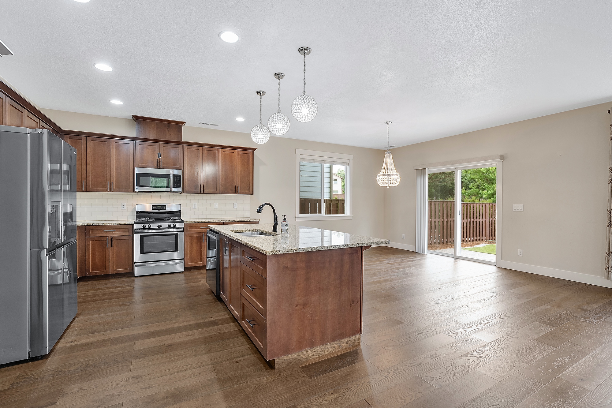 Building Photo - 28616 Greenway Dr