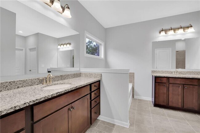 Building Photo - 2375 Woodmarsh Cir